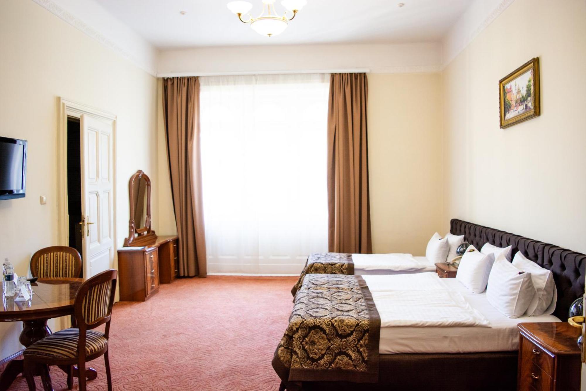 George Hotel