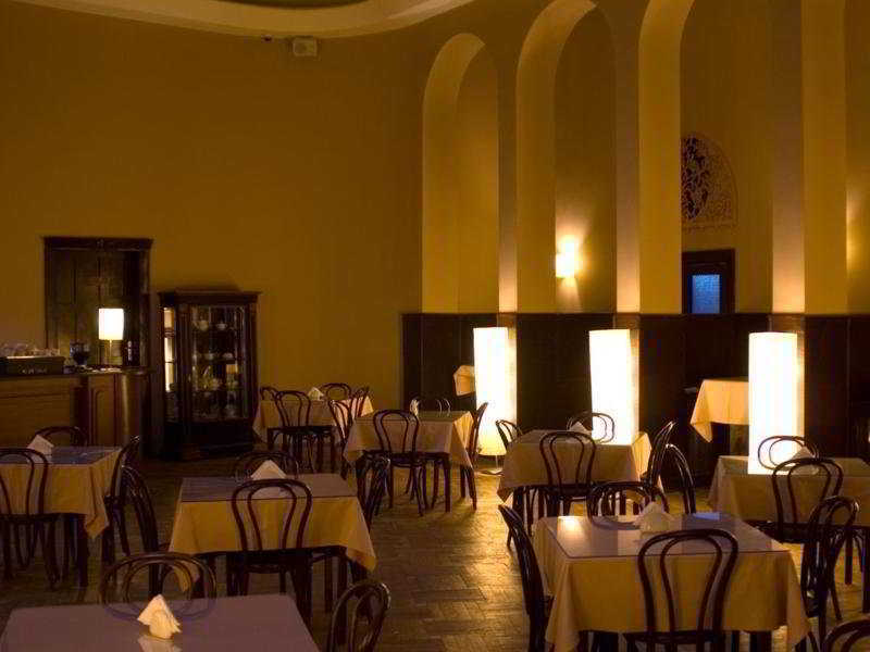 George Hotel