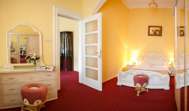 George Hotel