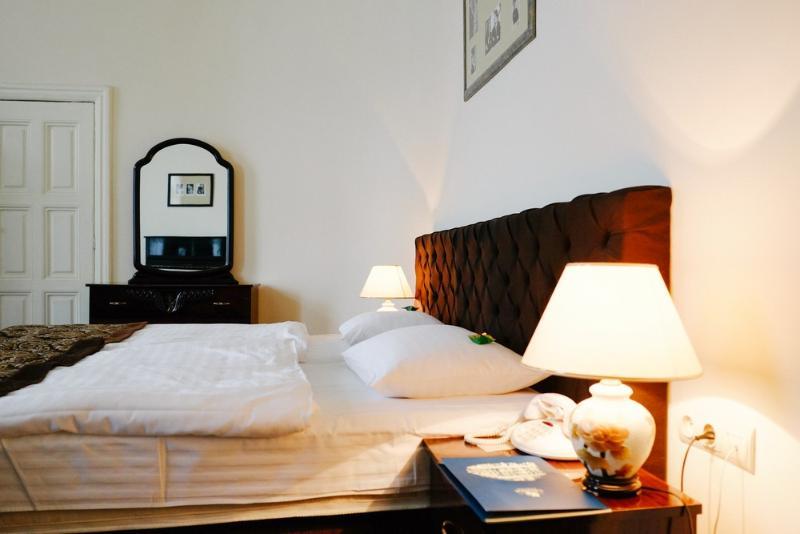 George Hotel