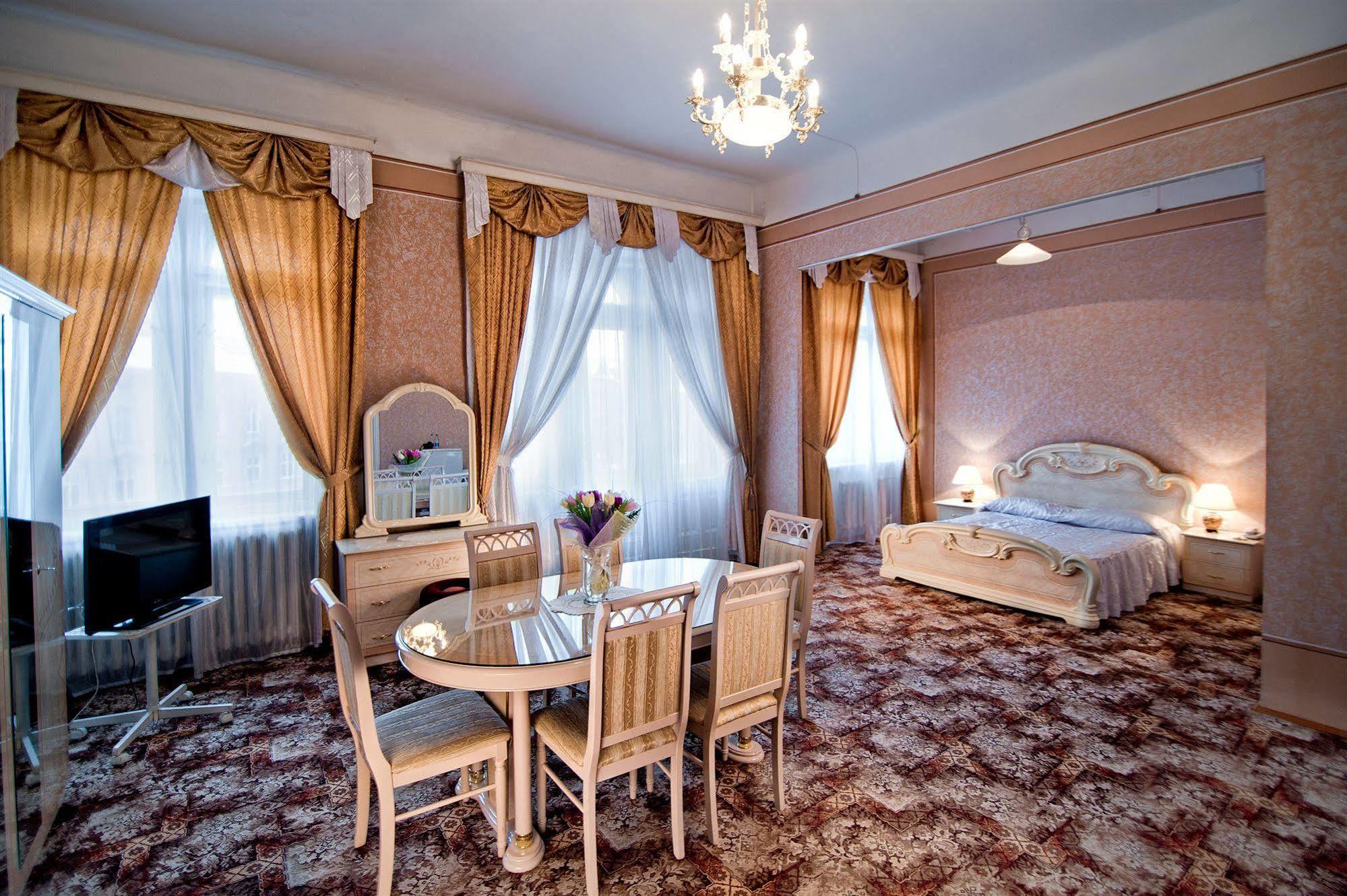 George Hotel