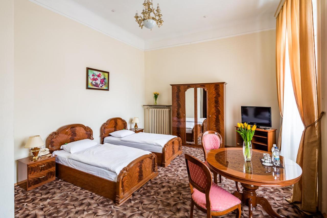 Hotel George 3*